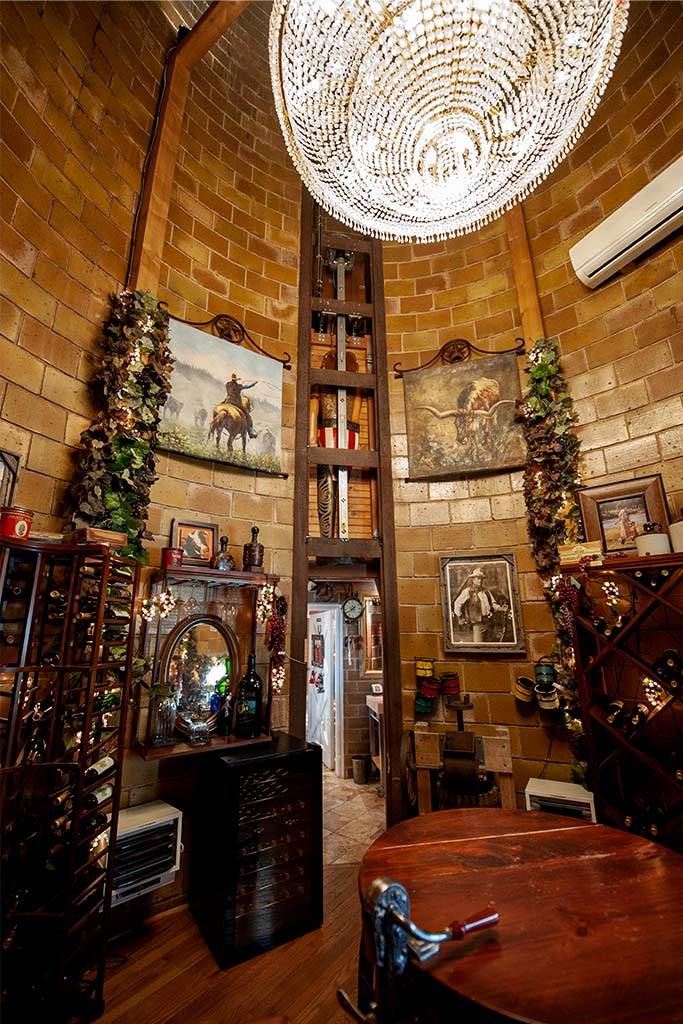 GALLERY VERT 0018 Green Acres 10232022 17